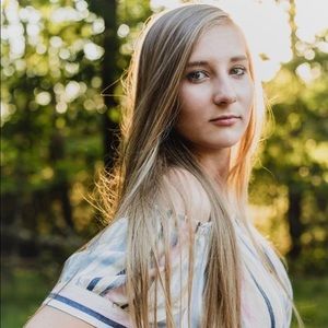 Meet your Posher, Anya